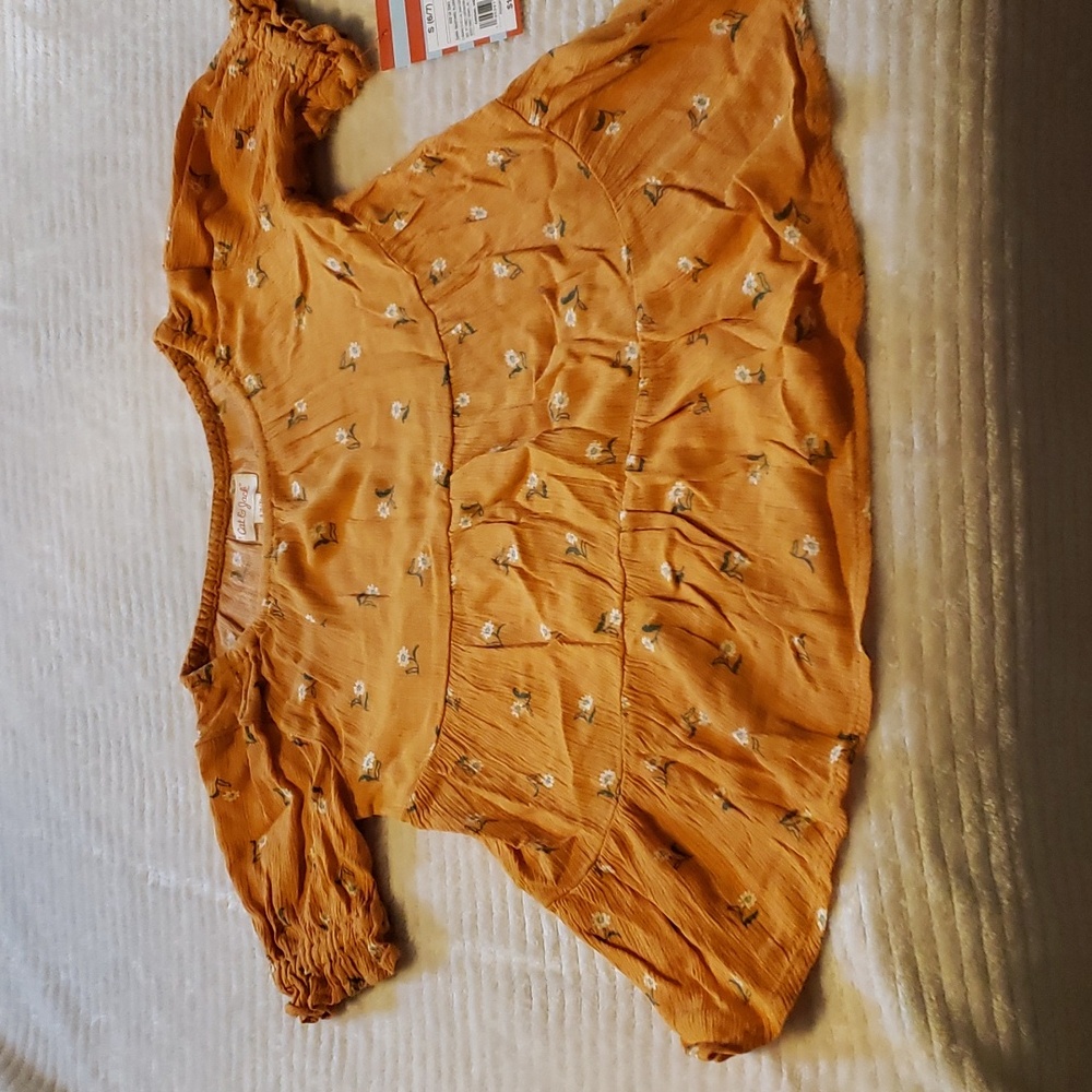 Girls NWT top